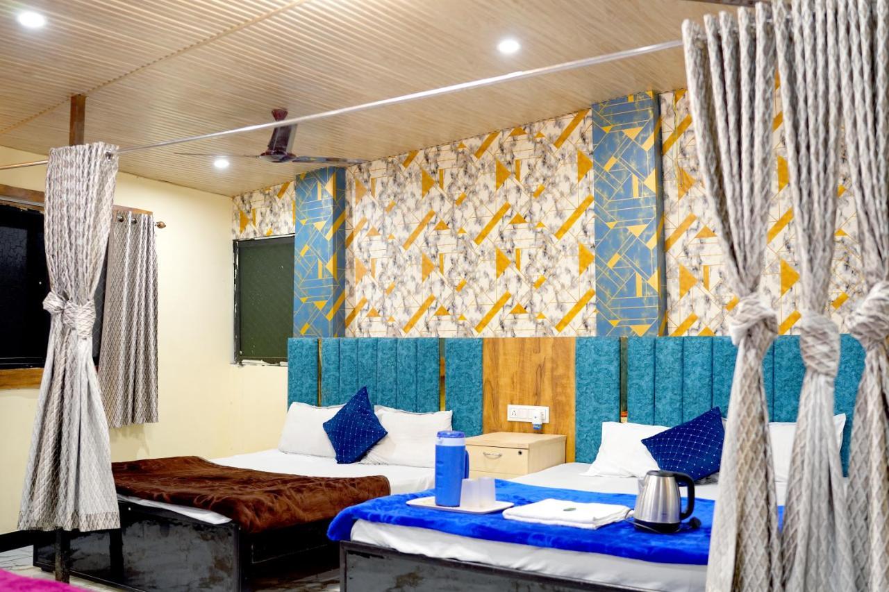 Hotel Mahalok Palace Ujjain Exteriör bild